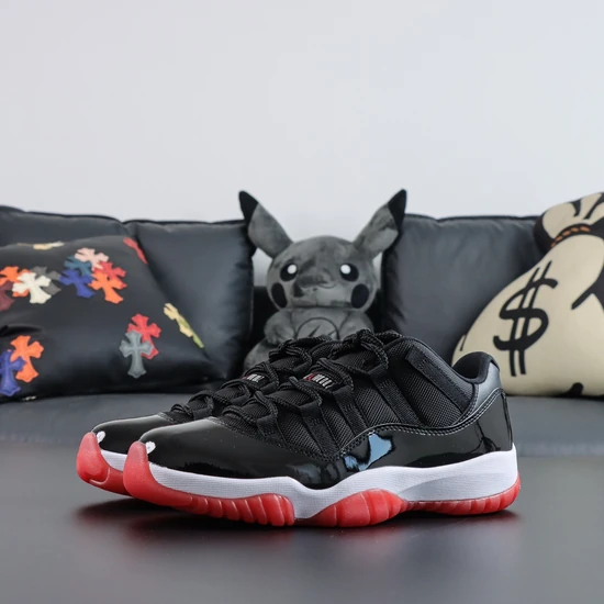 Nike Air Jordan 11 Retro Low Bred 2025 FV5104-006 ナイキ エアジョーダン11 レトロ ロー ブレッド 2025