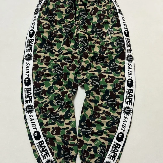 BAPE x Saint Michael Camo Logo Stripes Sweatpants カモフラージュ ベイプ × セイント マイケル カモ ロゴ ストライプ スウェットパンツ カモフラージュ