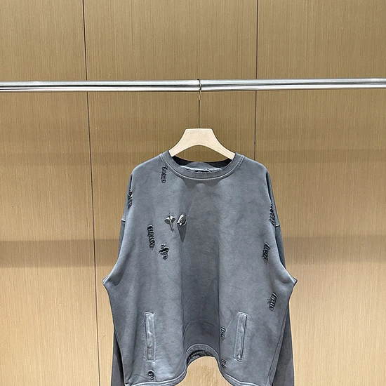 Thug Club Logo Distressed Crew Neck Sweatshirt サグ クラブ ロゴ ディストレスド クルーネック スウェットシャツ