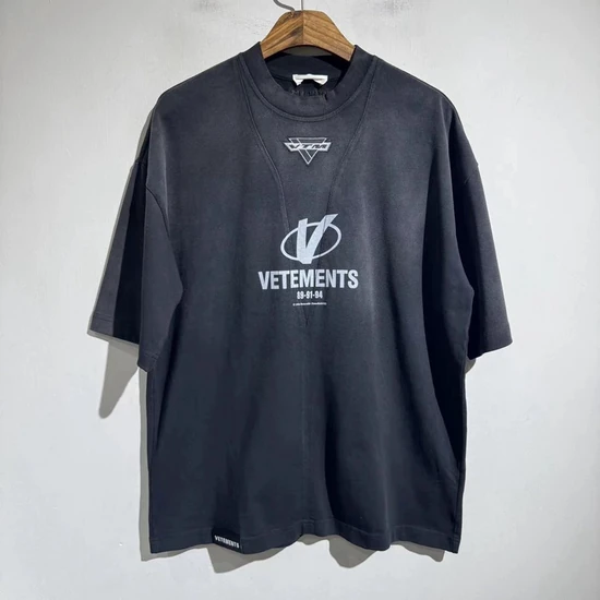 Vetements Logo T-Shirt ヴェトモン ロゴ Tシャツ