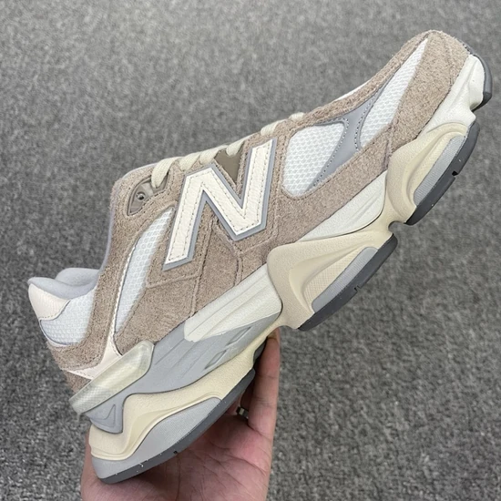 New Balance 9060 Brown U9060HSB ニューバランス 9060 ブラウン