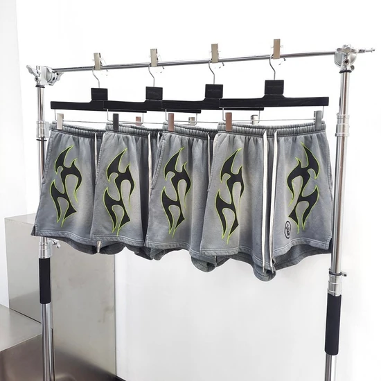 Hellstar Flame Graphic Shorts ヘルスター フレーム グラフィック ショーツ