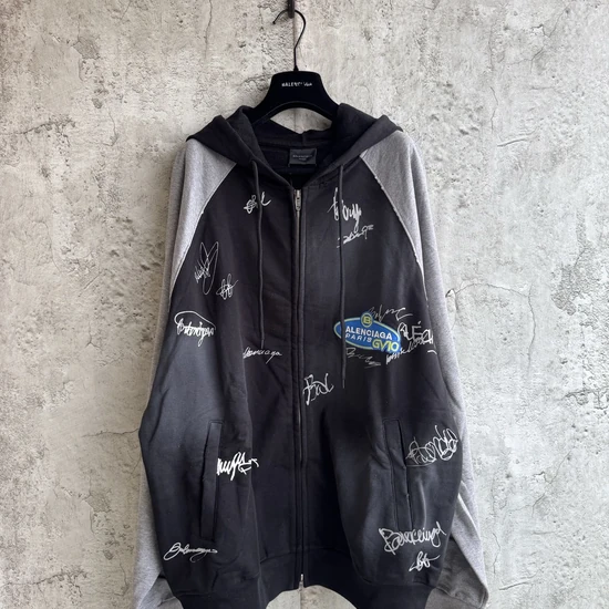 Balenciaga Signature Scrawl Print Zip-Up Hoodie バレンシアガ シグネチャー スクロール プリント ジップアップ パーカー