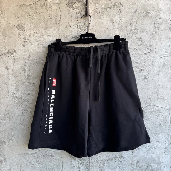 Balenciaga Logo Text Graphic Shorts バレンシアガ ロゴ テキスト グラフィック ショーツ