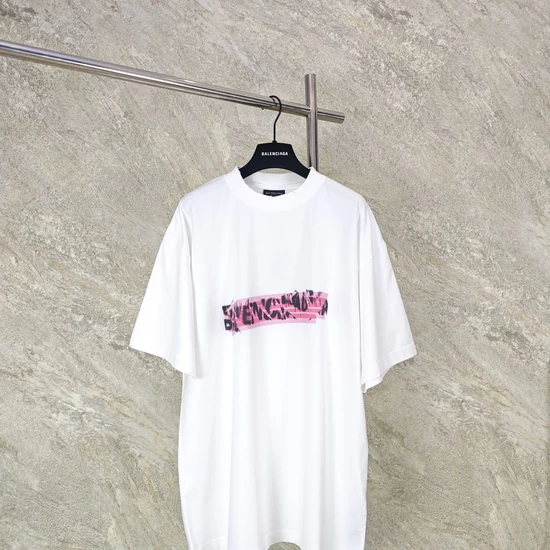 Balenciaga Distorted Text Graphic T-Shirt バレンシアガ ディストーテッド テキスト グラフィック Tシャツ