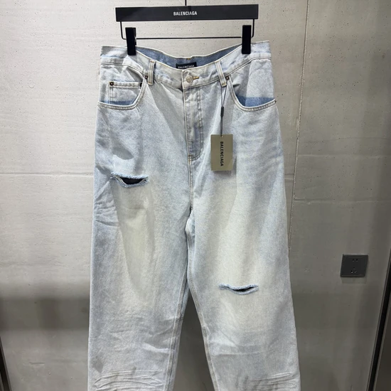 Balenciaga Distressed Ripped Jeans バレンシアガ ディストレスド リップド デニム