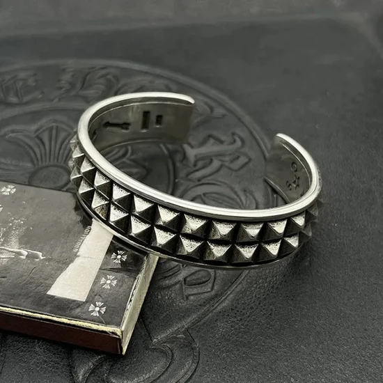 Cody Sanderson Pyramid Stud Cuff Bracelet コディ サンダーソン ピラミッド スタッド カフ ブレスレット
